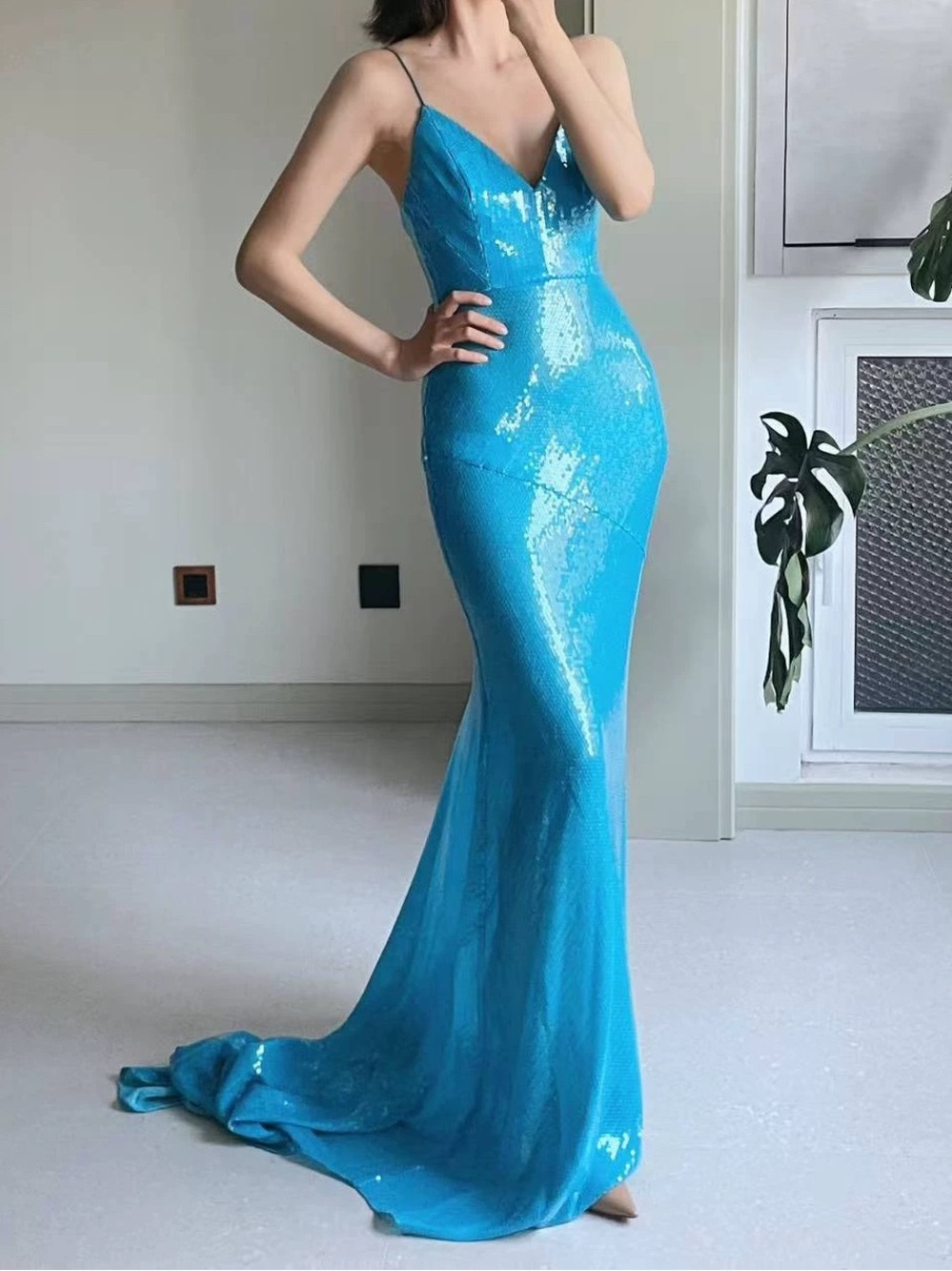 NWOT Alex Perry Blue Sequin Spaghetti Strap Evening Gown, Size US 2/4/6